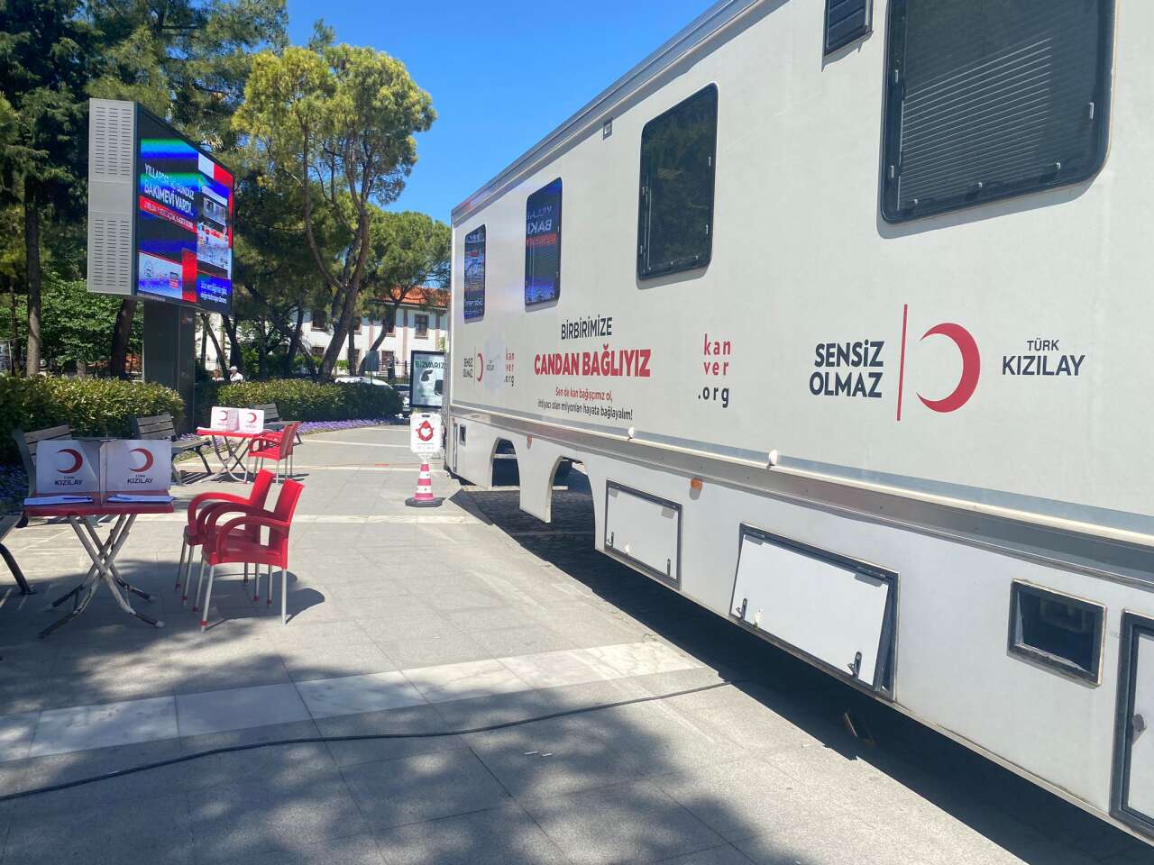 Kızılay’ın Kan Bağışı Tırı Menteşe’de Vatandaşları Bekliyor 3